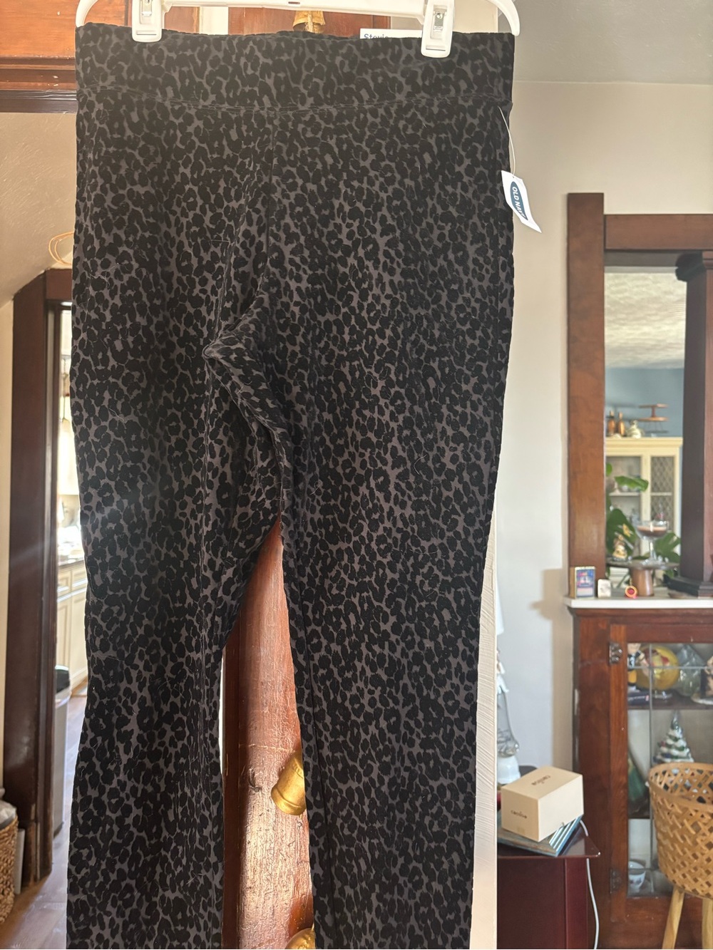 Old navy Black and Charcoal Leopard-Print skinny pant Stevie high rise